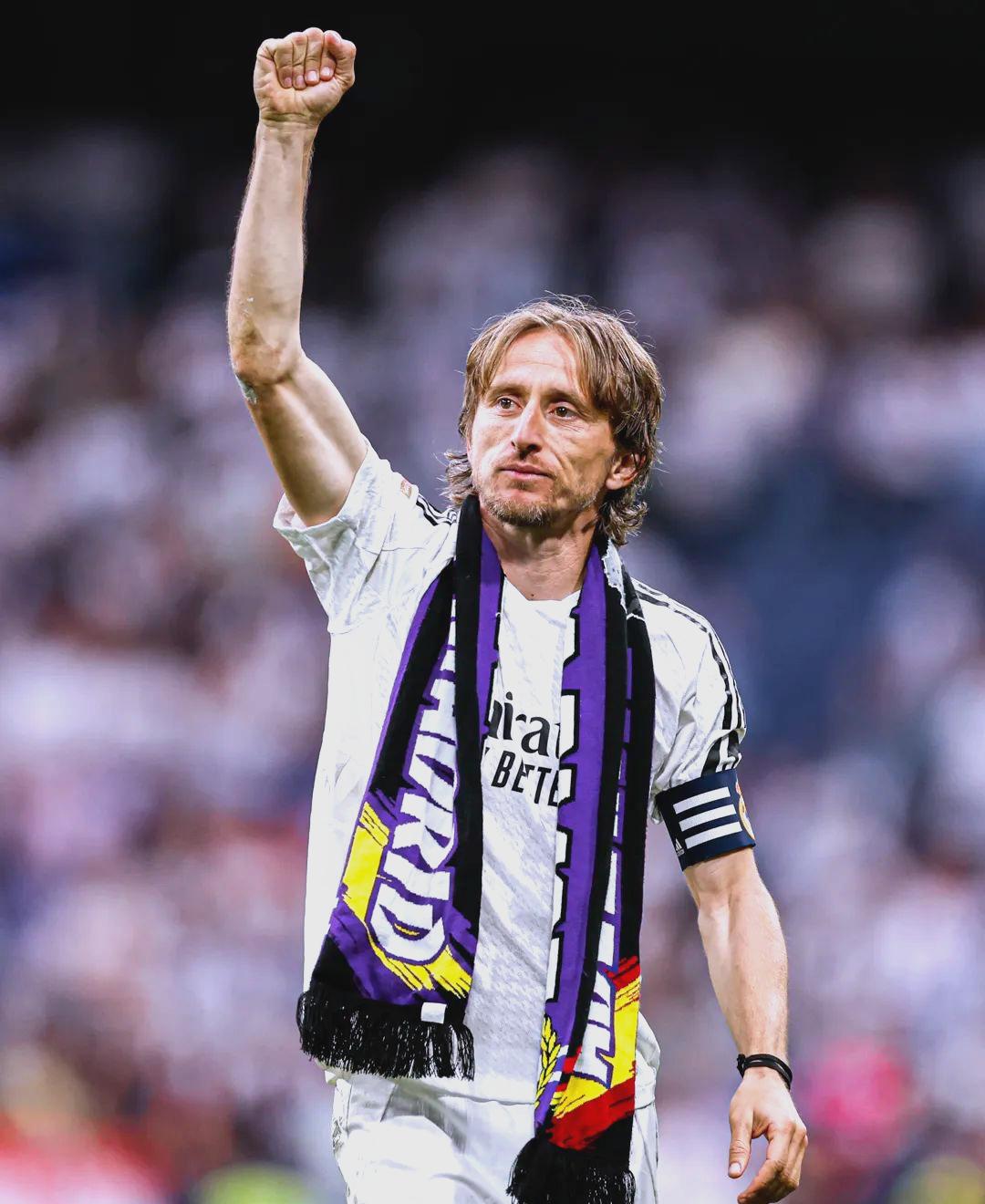 阿尔卡拉斯表演赛搞笑举动笑翻全场，指出乐观态度是最大武器