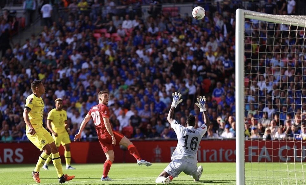 巴萨球迷再次在诺坎普比赛第10分钟集体高喊梅西的名字！