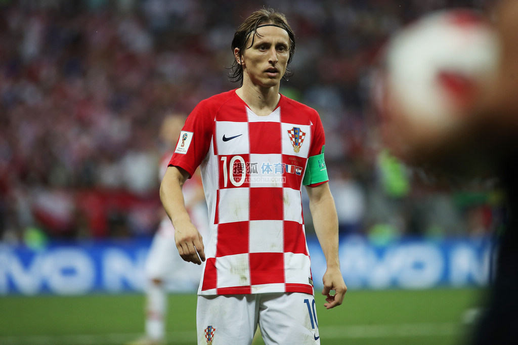 德天空：法兰克福想免签巴黎17岁的攻击型中场让热亚尔